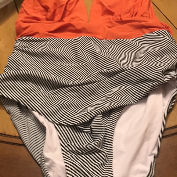 NWT Cupshe Swimsuit - Picture 3 of 5